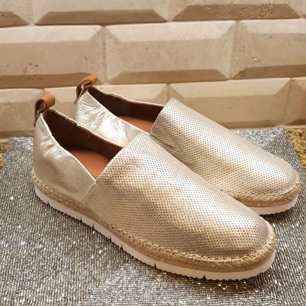 GENTLE SOULS Gold Espadrilles (One Shoe)